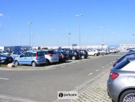 Parcheggio P4 Aeroporto Verona foto 2