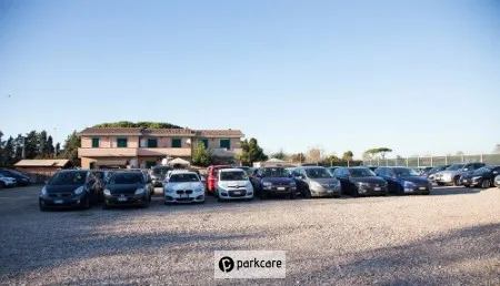 Area 4 Parking Fiumicino foto 4