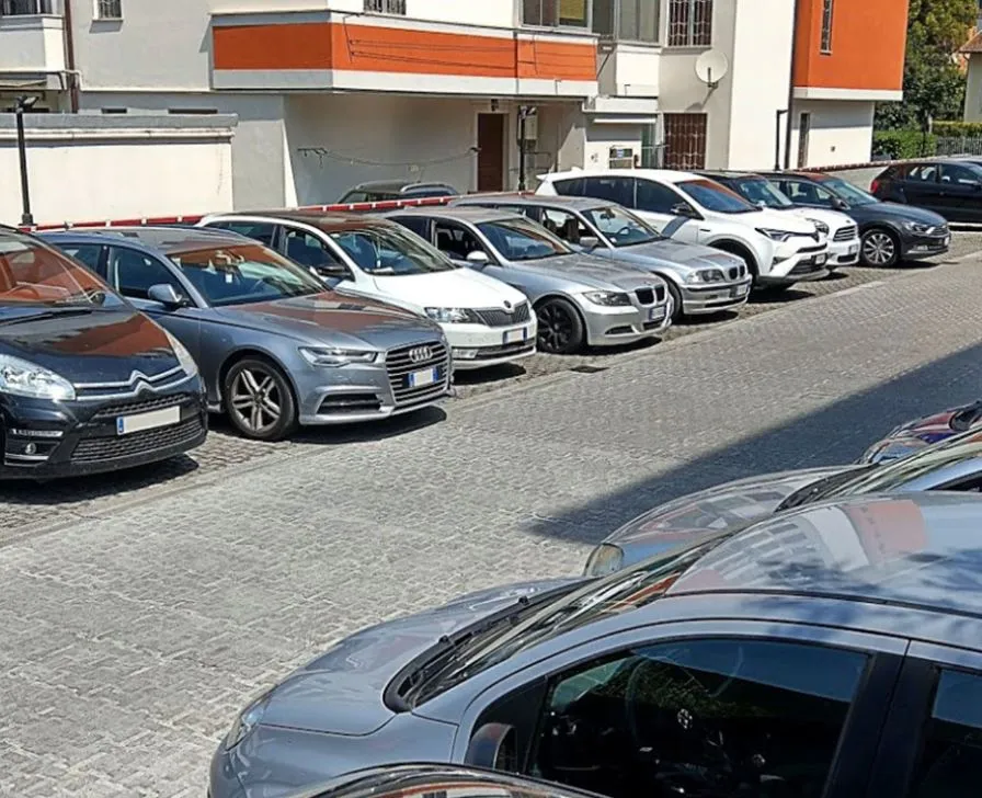 Fly Parking Pisa
